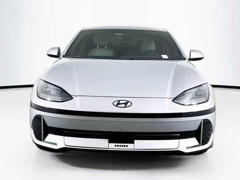 Used 2024 Hyundai Ioniq 6 SEL RWD image 2