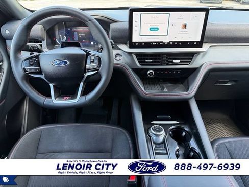 Used 2025 Ford Explorer ST RWD image 15