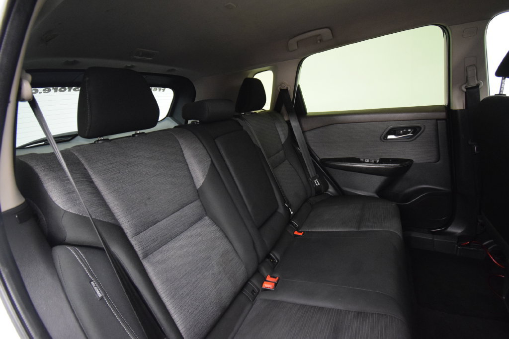 Used 2023 Nissan Rogue SV AWD/4WD image 18