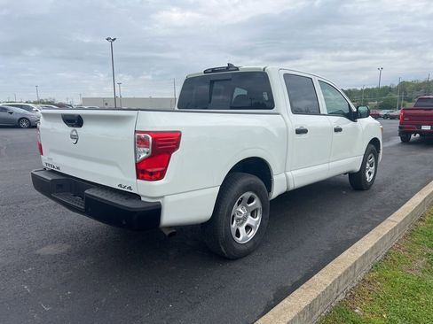 Used 2023 Nissan Titan S image 3
