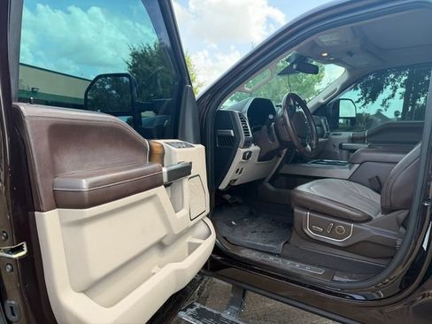 Used 2018 Ford F250 Limited w/ FX4 Off-Road Package AWD/4WD image 16
