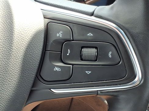 Used 2024 Buick Envista Sport Touring w/ Convenience I Package FWD image 28