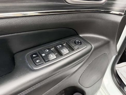 Used 2019 Jeep Grand Cherokee Limited X AWD/4WD image 17