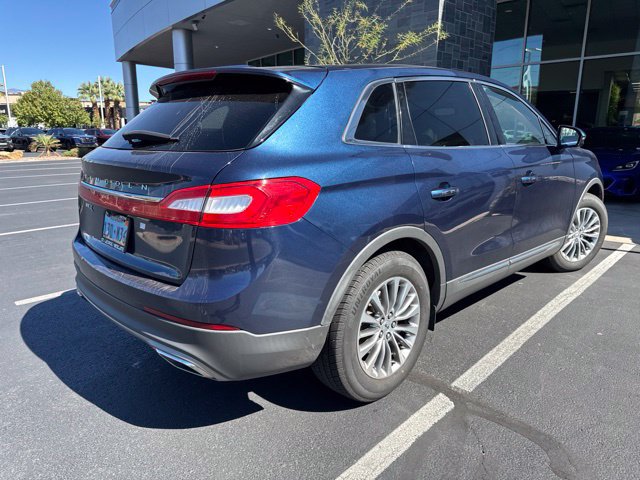 Used 2017 Lincoln MKX Select w/ Select Plus Package FWD image 3