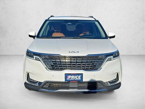 Used 2022 Kia Carnival SX Prestige image 2