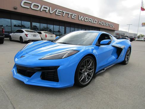 Used 2025 Chevrolet Corvette Z06 image 1