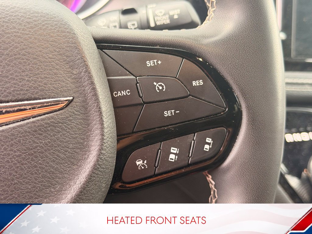 Used 2024 Chrysler Pacifica Touring FWD image 13