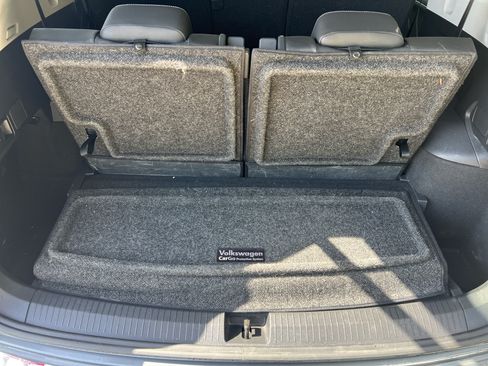 Certified 2022 Volkswagen Tiguan SE FWD image 30