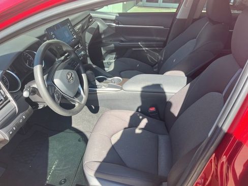 Used 2021 Toyota Camry LE image 11