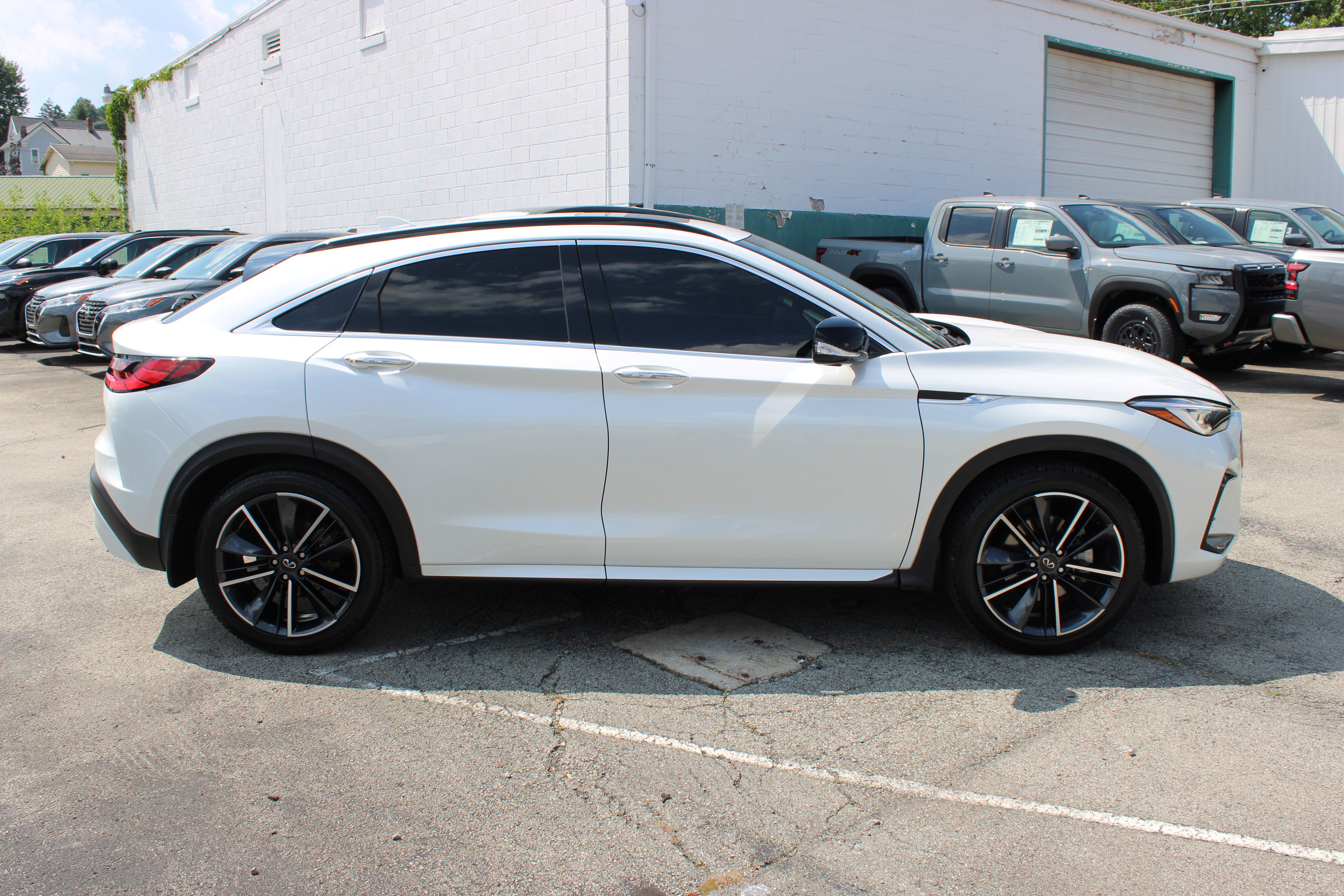 Used 2023 INFINITI QX55 Sensory w/ Lighting Package AWD/4WD image 8