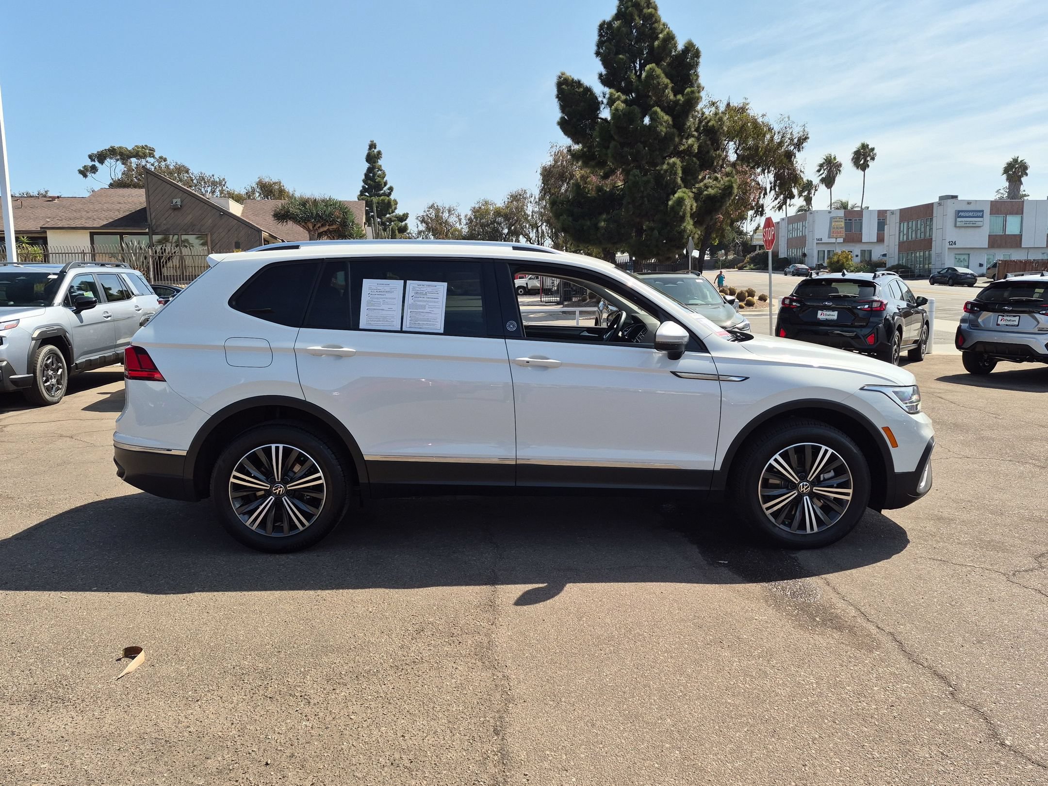 Used 2024 Volkswagen Tiguan Wolfsburg Edition AWD/4WD image 5