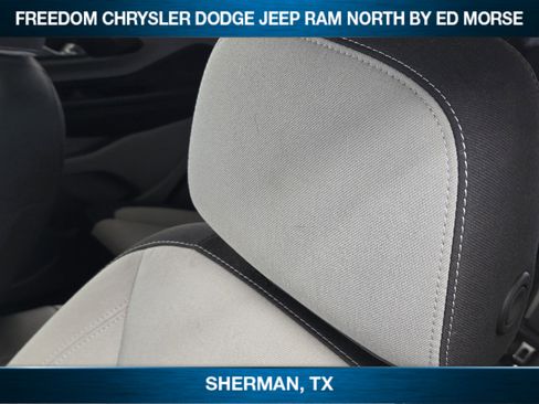 Used 2024 GMC Terrain SLE image 11