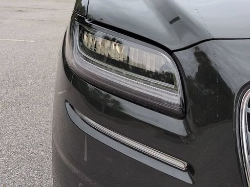Used 2023 Lincoln Nautilus FWD w/ Premium Package image 10