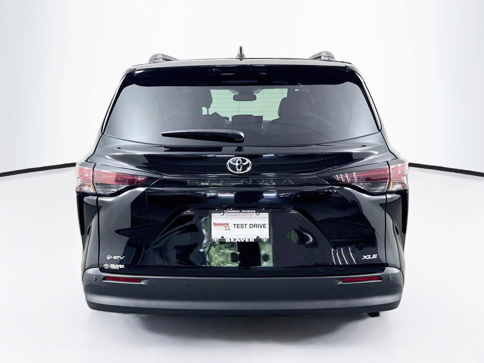Certified 2026 Toyota Sienna XLE FWD image 12
