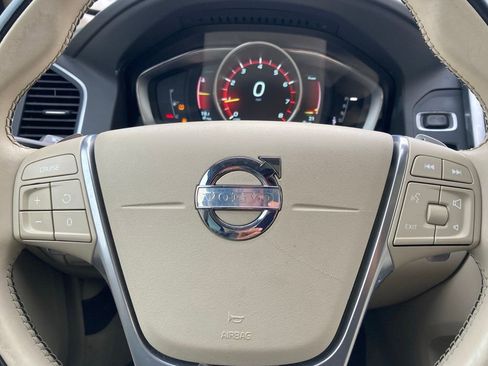 Used 2015 Volvo XC60 T6 w/ Proximity Package image 23