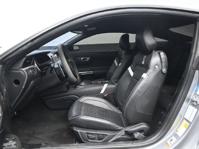 Used 2022 Ford Mustang Shelby GT500 w/ Technology Package RWD image 19