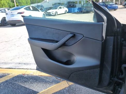 Used 2021 Tesla Model Y Long Range AWD/4WD image 19
