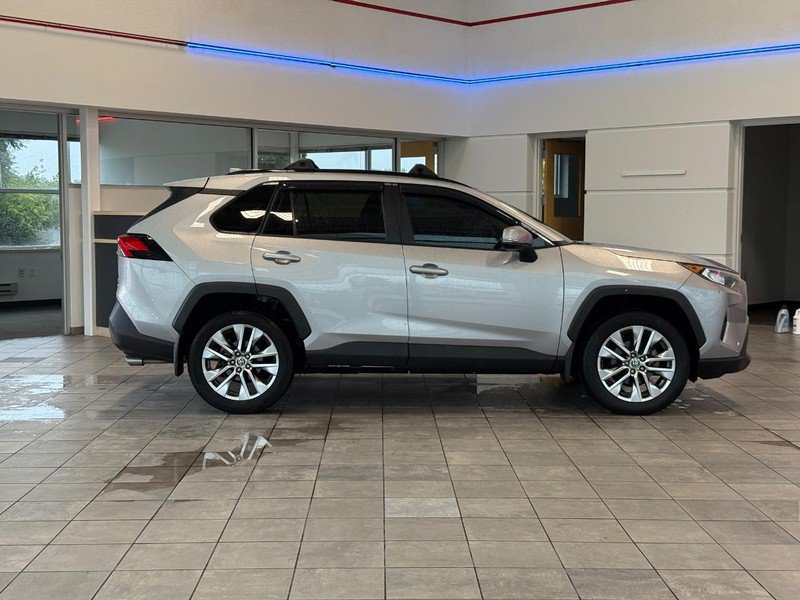 Used 2021 Toyota RAV4 XLE Premium AWD/4WD image 2