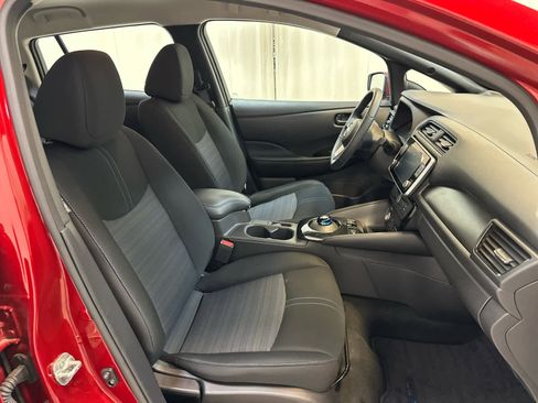 Certified 2023 Nissan Leaf SV Plus image 13