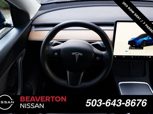 Used 2022 Tesla Model Y Long Range image 11