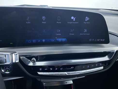 Certified 2024 Cadillac Lyriq Luxury image 5