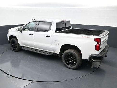 Used 2024 Chevrolet Silverado 1500 LT Trail Boss w/ LT Trail Boss Premium Package AWD/4WD image 35