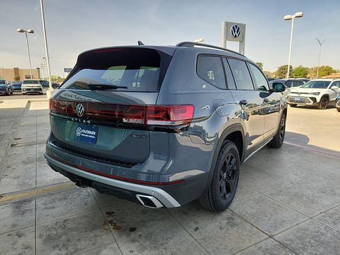 New 2026 Volkswagen Atlas Peak Edition AWD/4WD image 7