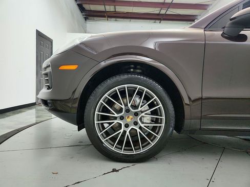 Used 2020 Porsche Cayenne AWD/4WD image 32