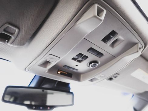 Used 2016 Cadillac Escalade ESV Luxury image 20