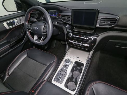 Used 2024 Ford Explorer ST-Line w/ Class IV Trailer Tow Package image 19