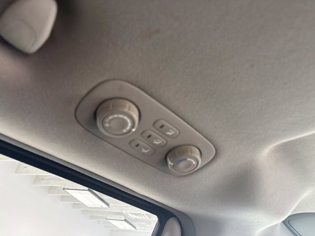 Used 2007 Kia Sedona EX w/ Luxury Pkg FWD image 30