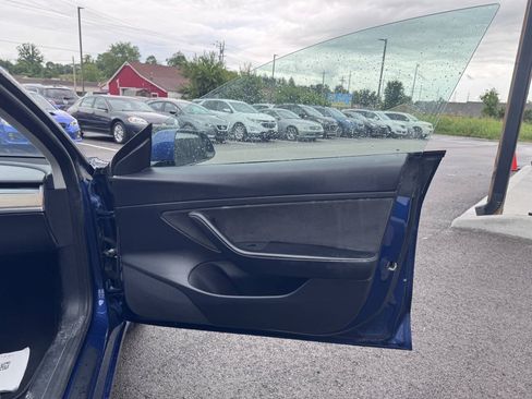 Used 2021 Tesla Model 3 Standard Range Plus RWD image 16
