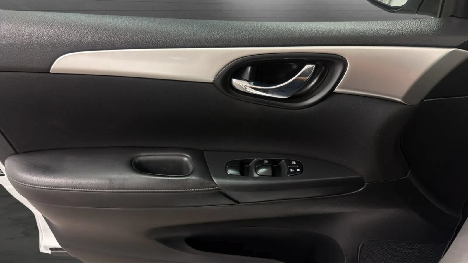 Used 2017 Nissan Sentra S FWD image 15