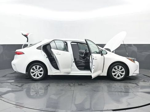 Used 2024 Toyota Corolla LE FWD image 30