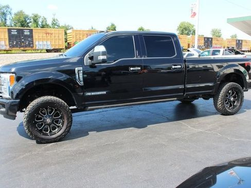 Used 2019 Ford F250 Platinum w/ Platinum Ultimate Package AWD/4WD image 9