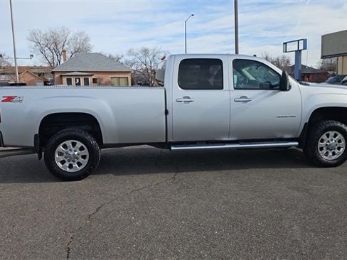 Used 2014 GMC Sierra 3500 SLT w/ SLT Convenience Package image 9