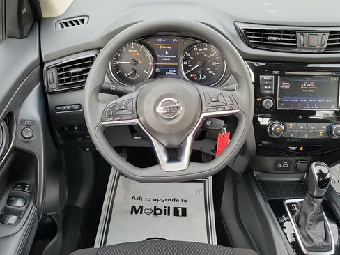 Used 2020 Nissan Rogue Sport S AWD/4WD image 15