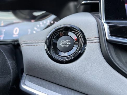 Used 2022 Jeep Compass Limited w/ Sun and Sound Group image 17