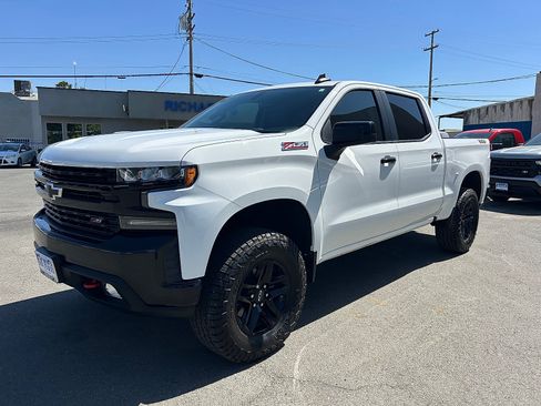 Used 2020 Chevrolet Silverado 1500 LT Trail Boss AWD/4WD image 7