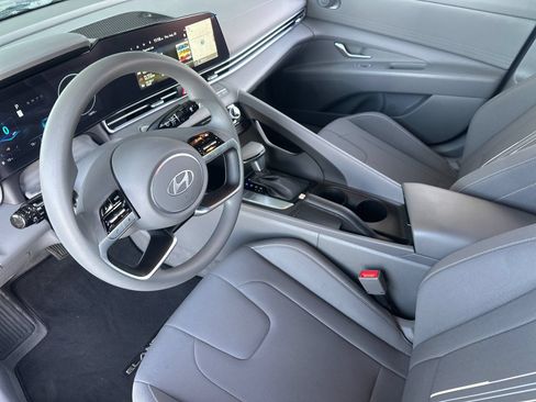 Certified 2024 Hyundai Elantra SEL FWD image 9