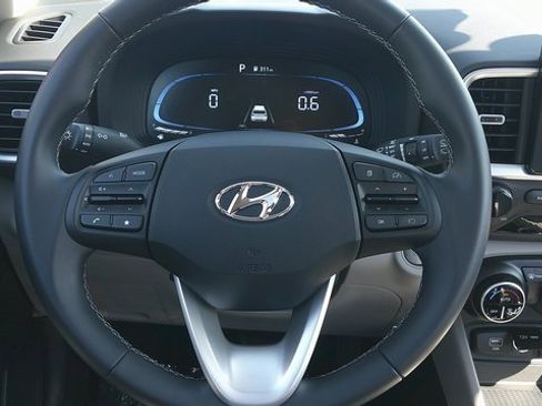 Certified 2024 Hyundai Venue SEL image 10