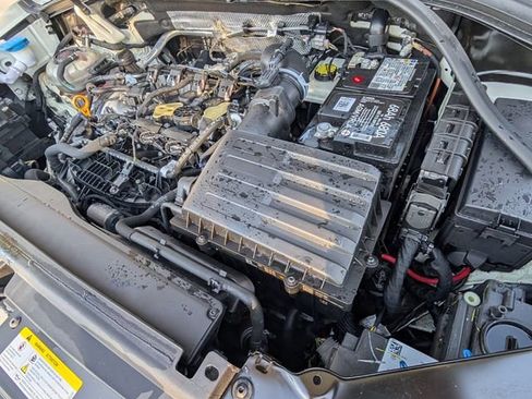 Used 2022 Volkswagen Tiguan SE R-Line image 22