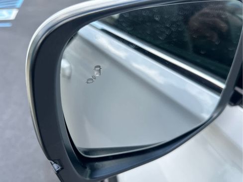 New 2025 Honda Pilot Touring image 18