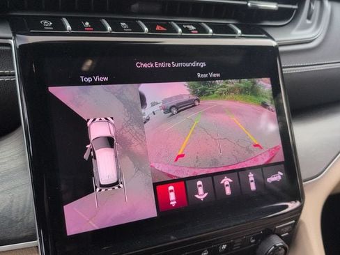 Certified 2025 Jeep Grand Cherokee L Limited w/ Luxury Tech Group II AWD/4WD image 14