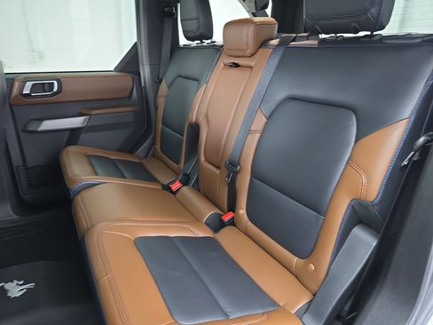 Used 2023 Ford Bronco Outer Banks image 13