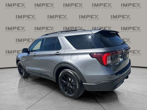 Used 2025 Ford Explorer ST-Line w/ Premium Package image 3
