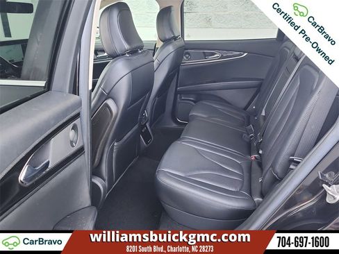 Used 2021 Lincoln Nautilus Reserve image 25