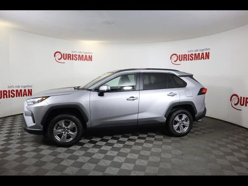 Used 2025 Toyota RAV4 XLE w/ Convenience Package image 4