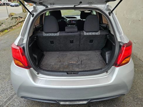 Used 2015 Toyota Yaris L image 11