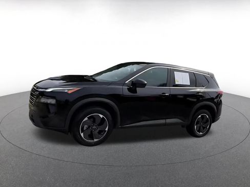 Used 2025 Nissan Rogue SV FWD image 8